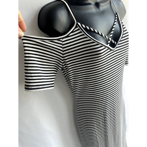 Caution to the Wind Long Midi Maxi Striped Dress Nautical Size M Cold Shoulder - Picture 5 of 12